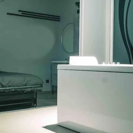شقة Amo - Private Jacuzzi - Sauna - Free Parking *