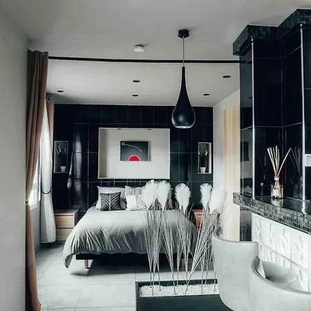 شقة Amo - Private Jacuzzi - Sauna - Free Parking