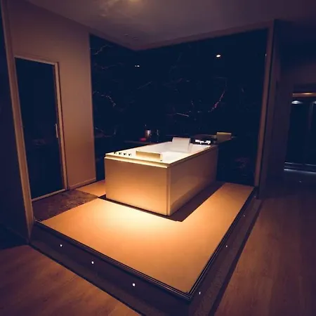 شقة Amo - Private Jacuzzi - Sauna - Free Parking *